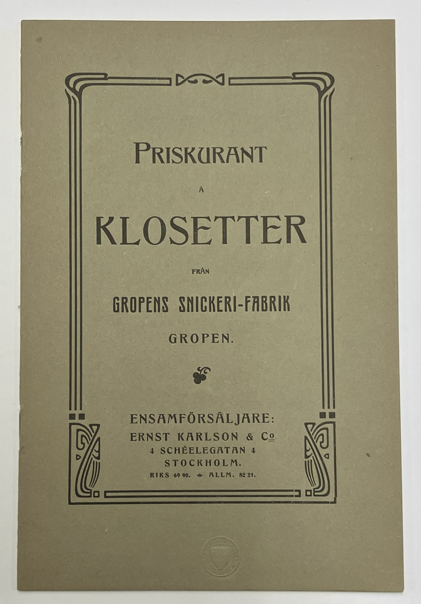 Omslaget på en priskurant för klosetter från Gropens snickeri-fabrik