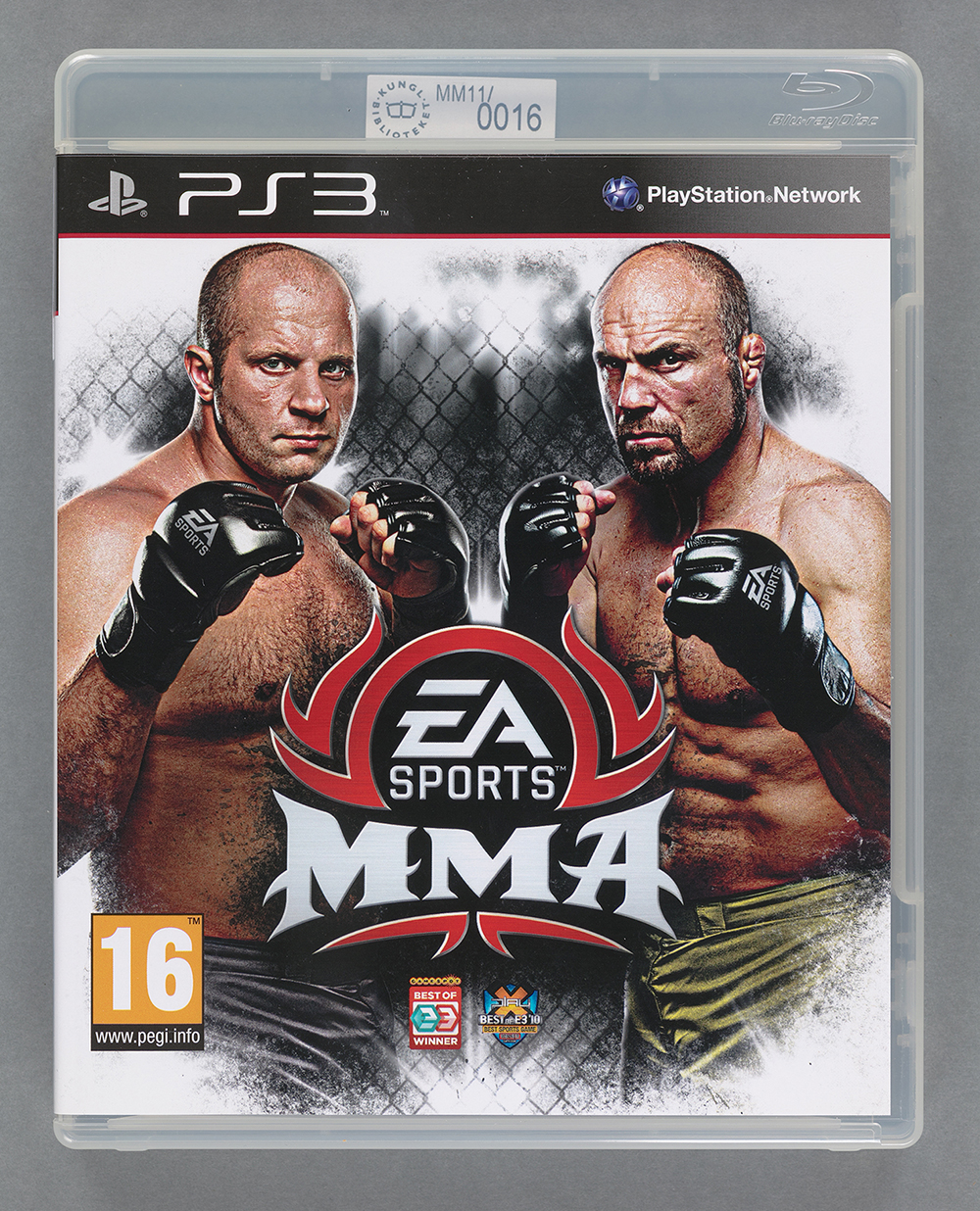 Omslag med två svettiga boxare till spelet EA sports MMA.