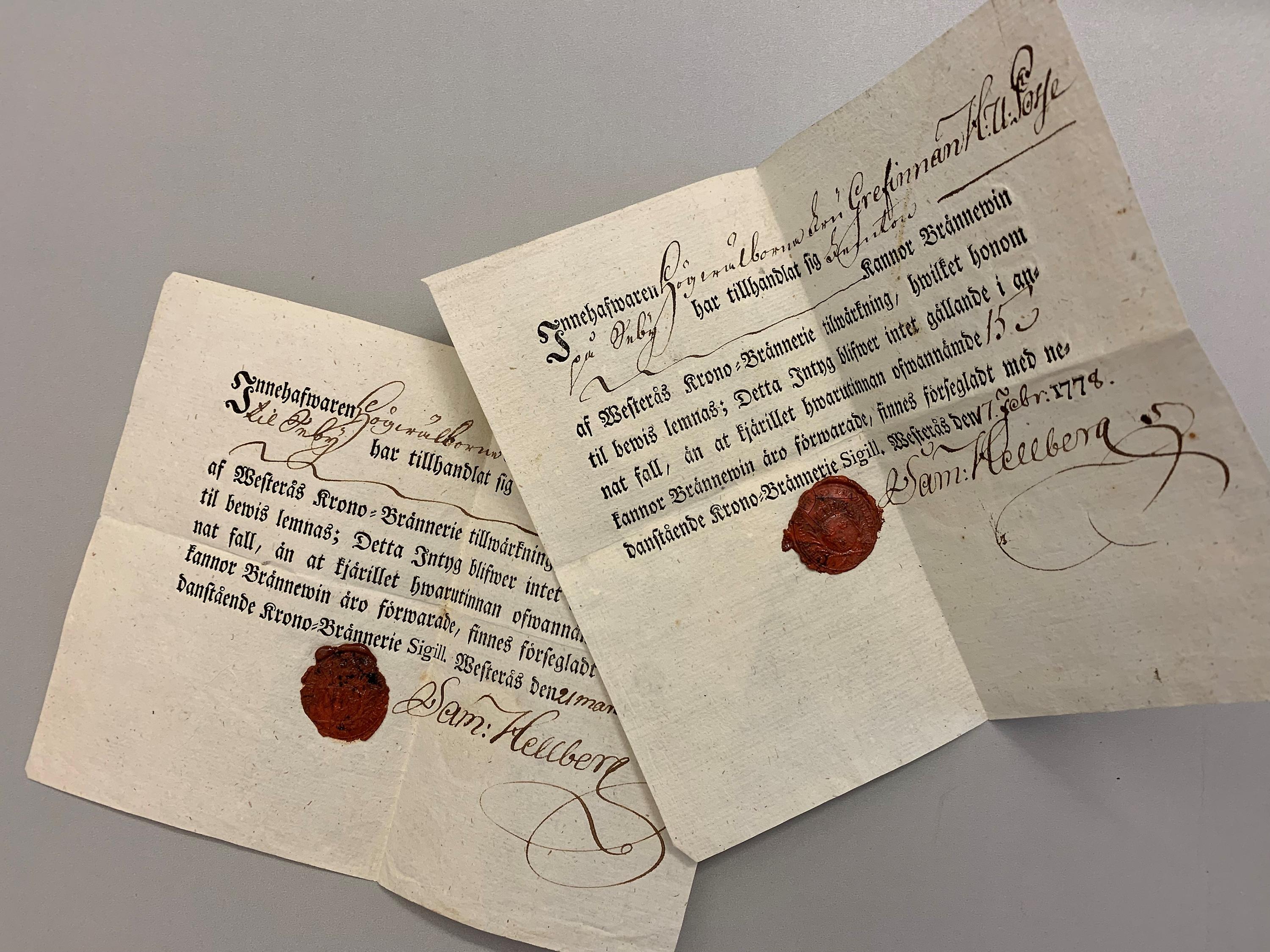 Två tryckta beställningar på brännvin från 1778.