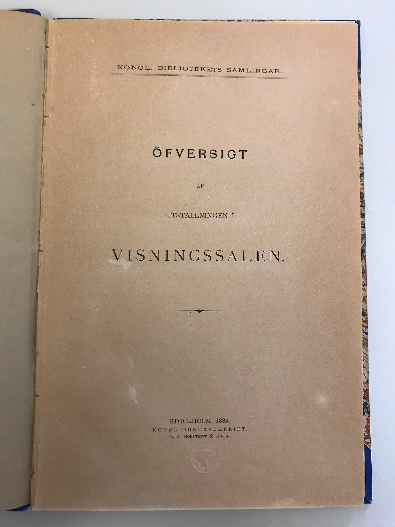 Fotografi av utställningskatalogen från 1885.