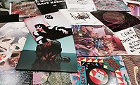 Ett urval av insamlade vinyler från Studio Barnhus. Foto: KB, Eric Eskilsson