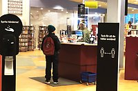 Foto på coronarestriktioner, Bollnäs bibliotek. Foto: Elisabet Rundqvist/KB