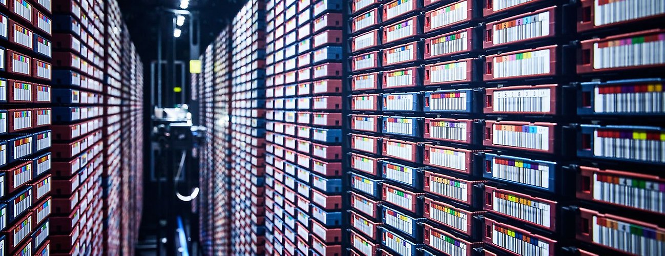 Bandrobot för datalagring.