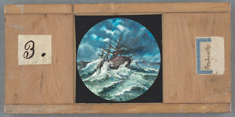 Målning fäst i träram. Skeppet i stormigt hav och mörk himmel.